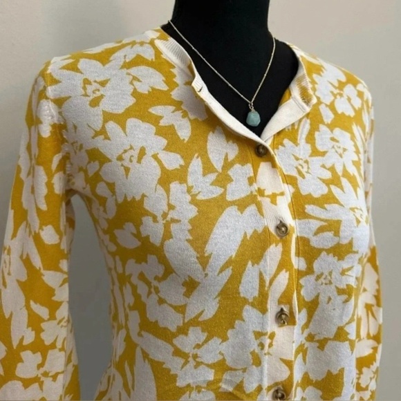 LOFT ~ Women’s long sleeve yellow and white lightweight cardigan size SP - Picture 7 of 8